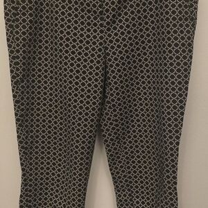 Hilary Radley Geometric Black and White Capris